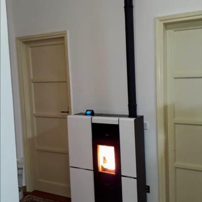 Stufa a pellet Ravelli modello Olivia Steel instal